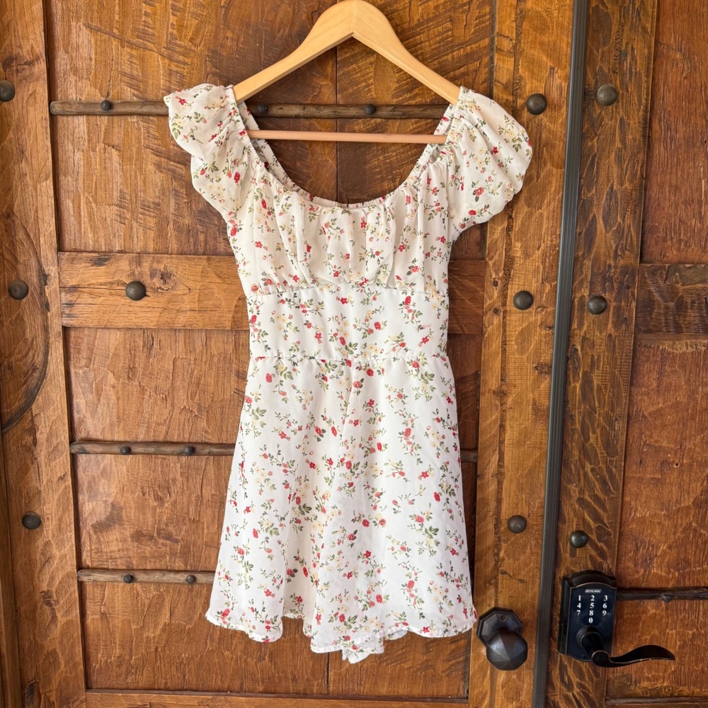 Justify Floral Romper Women M White Milkmaid Puff Sleeve Smocked Boho Summer